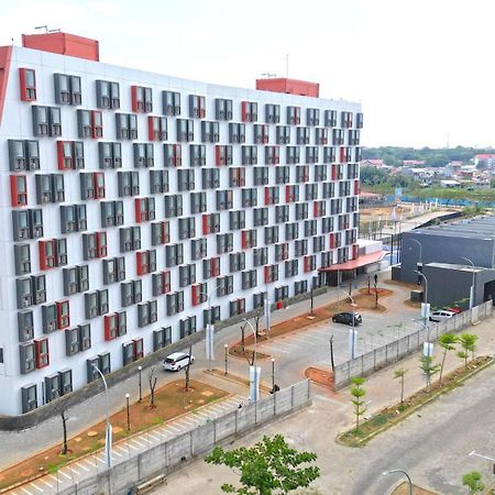 Minimalist Studio Apartment Makassar Exterior photo